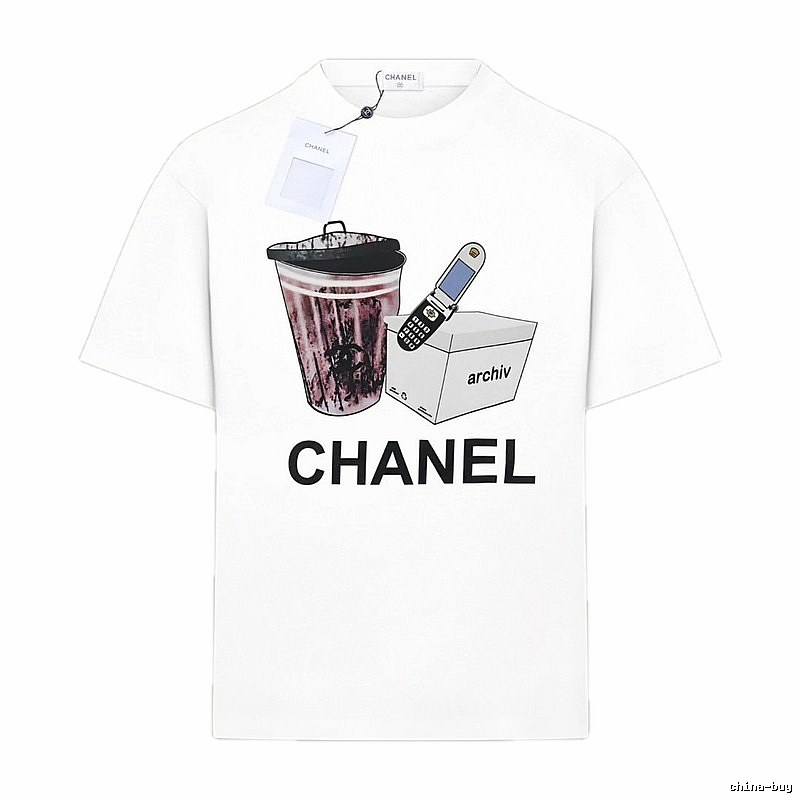 Chanel retro - style white T - shirt