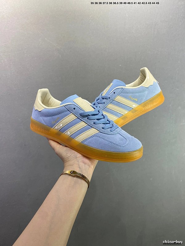 Adidas Low-Profile Sneakers with Retro Side Stripes in Blue and Yellow