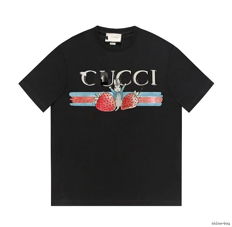 Gucci Strawberry Rabbit Print Collection Casual Style Black T-Shirt