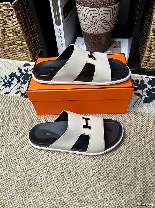 Hermès H Series Light Luxury Style Off-white Slide Sandals