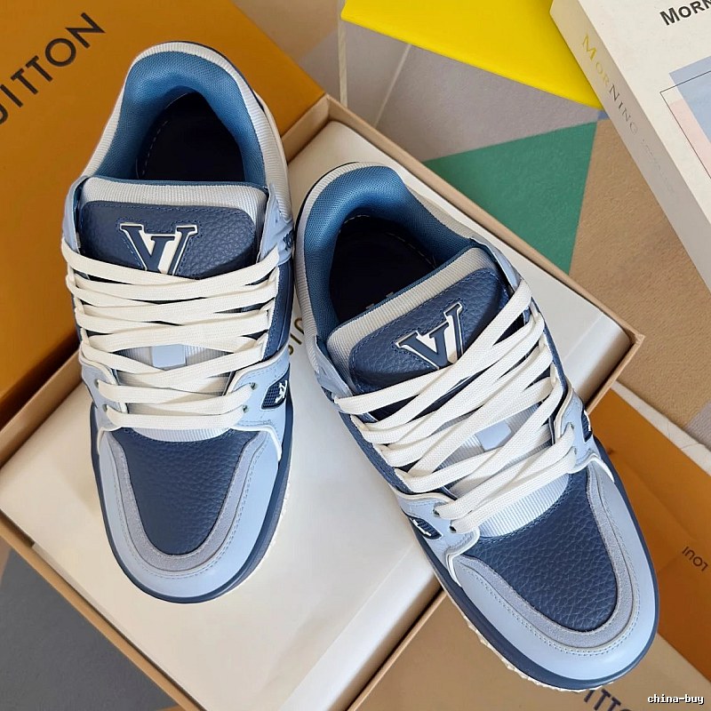 Louis Vuitton Navy Navy Low-top Sneaker for Casual Outfits