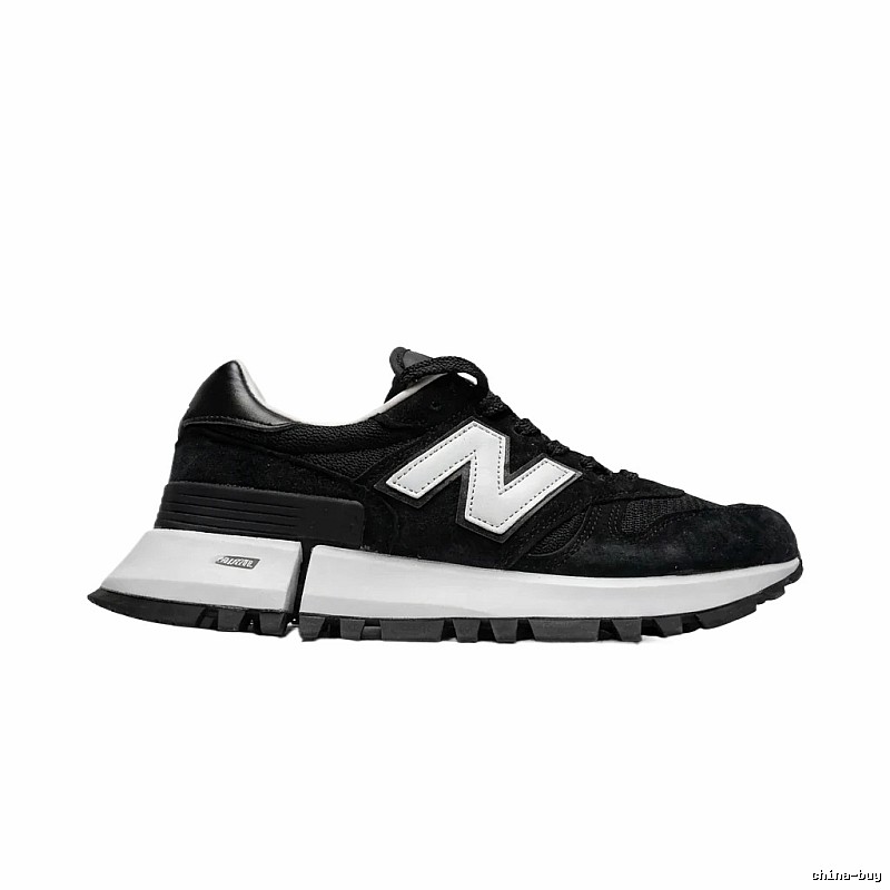 New Balance retro black and white sports shoes