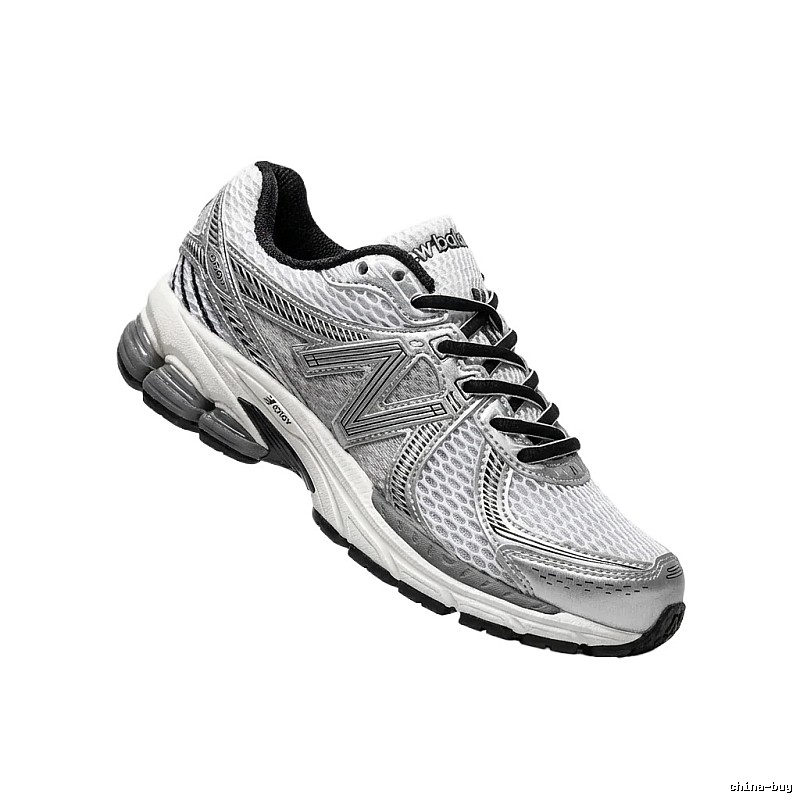 New Balance retro-style silver-gray running shoes