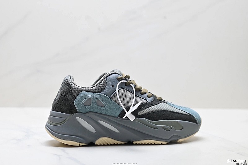Retro - style gray - blue Yeezy 700 sports shoes.