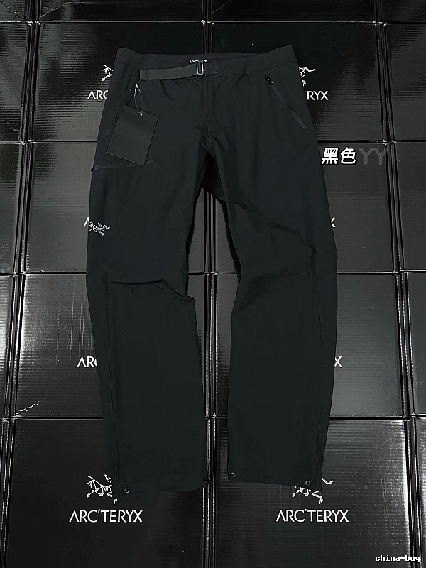 Technical Hiking Pants in Black with discreet logo - Arc'teryx