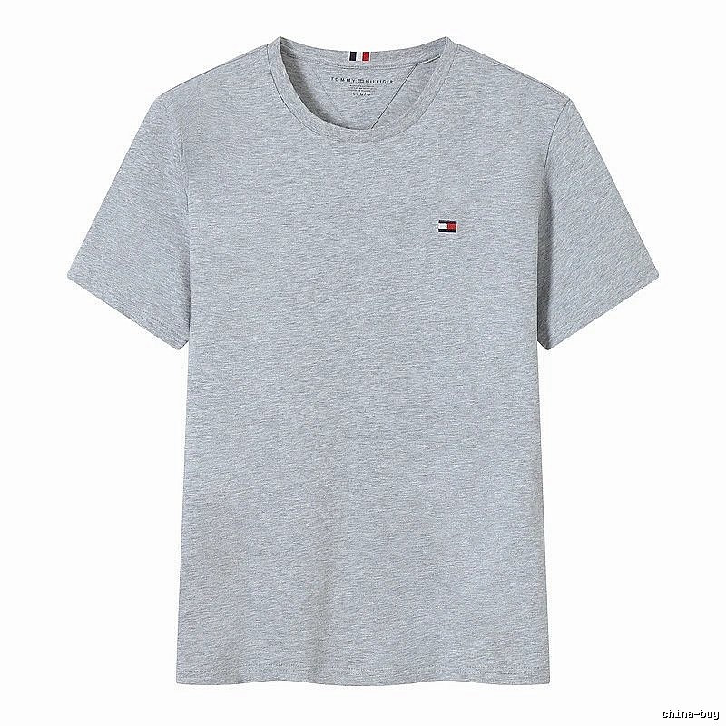 Tommy Hilfiger Gray Logo T-Shirt Streetwear Look