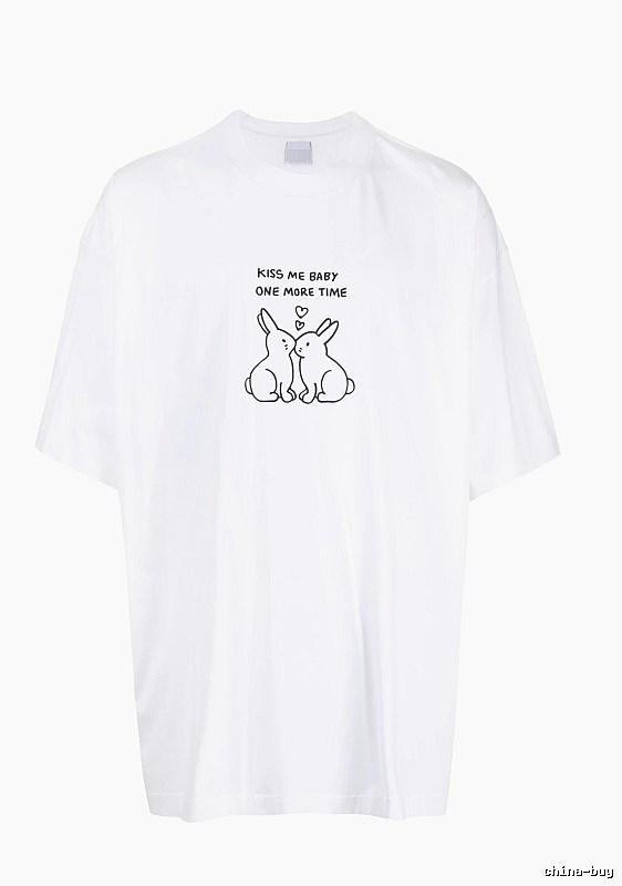Urban Statement graphic T-shirt Black Colorful Lucky with Casual Appeal